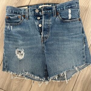 Levi’s Wedgie Shorts Size 26